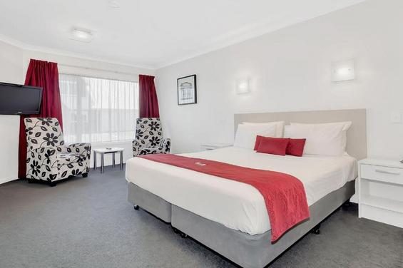 studio unit king-size bed